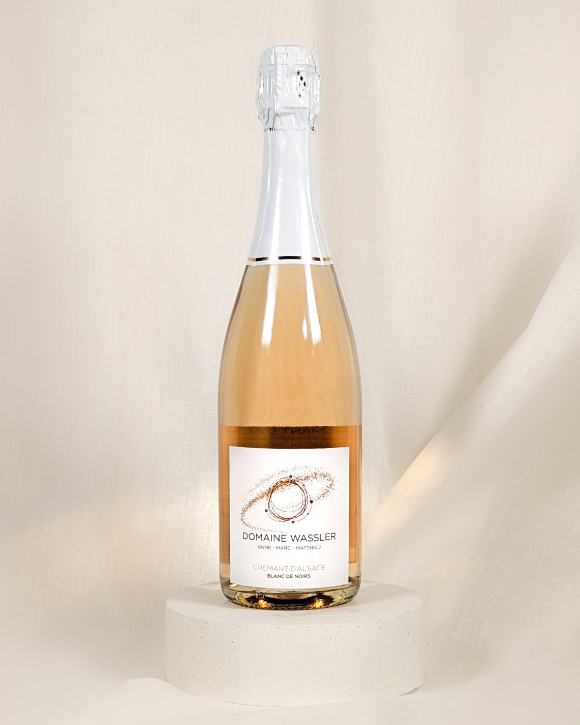 Produktfoto eines Cremant d'Alsace Blanc de Noir der Domaine Wassler