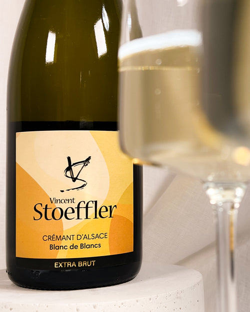 Produktfoto des Ettikets eines Cremant d'Alsace Blanc de Blanc Extra Brut der Domaine Stoeffler